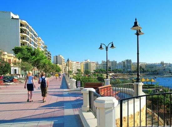 Idyllic Apartment Steps From The Promenade Σλιέμα Εξωτερικό φωτογραφία